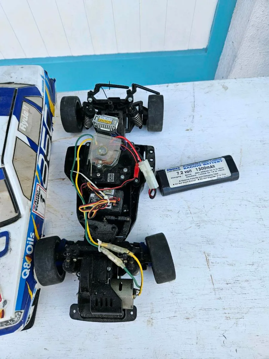 Remote Control Volvo 850 - Image 2