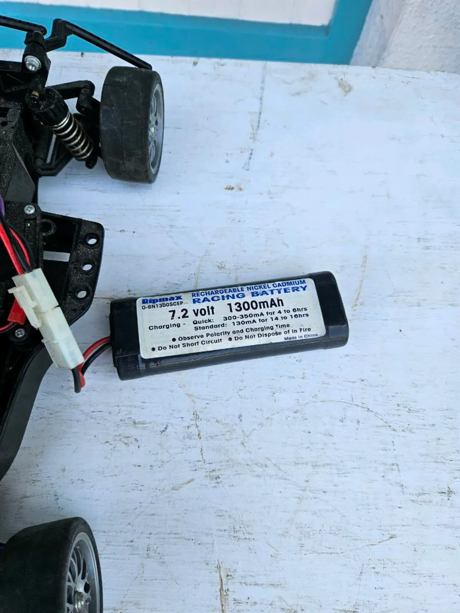 Remote Control Volvo 850 - Image 3