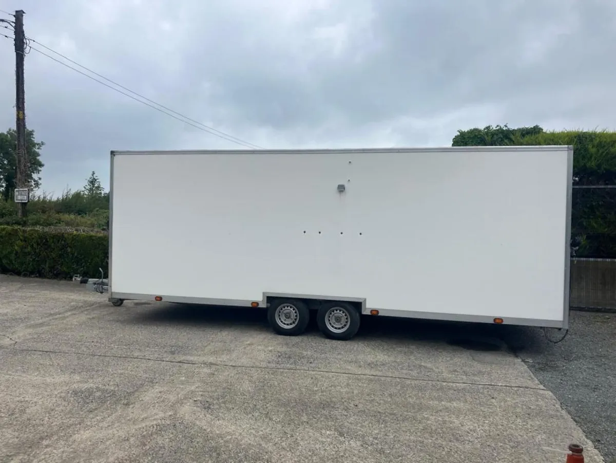 Twin Axle Welfare Unit **Online Auction** - Image 3