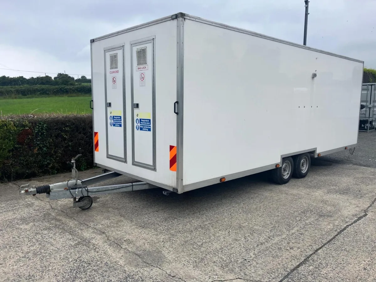 Twin Axle Welfare Unit **Online Auction** - Image 1