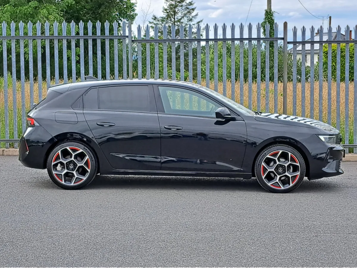 Opel Astra GS 1.2TURBO 130BHP **LEATHER/SUEDE INTE - Image 3