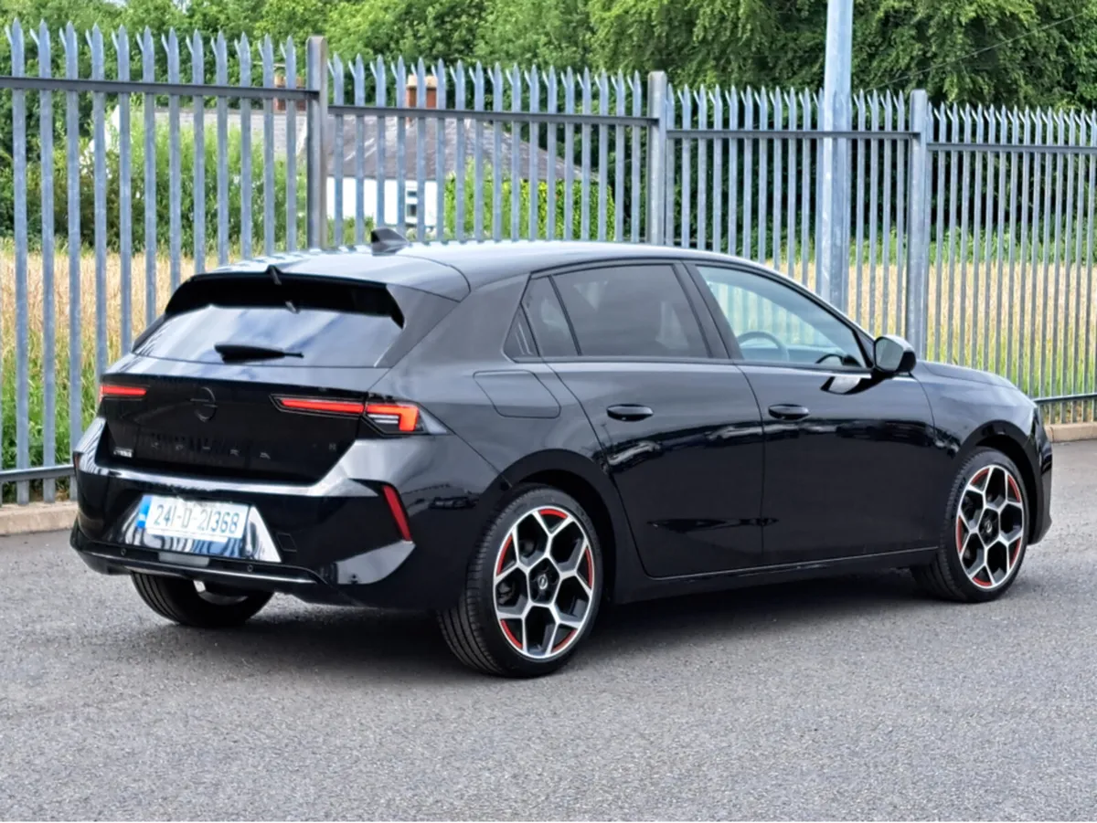Opel Astra GS 1.2TURBO 130BHP **LEATHER/SUEDE INTE - Image 4