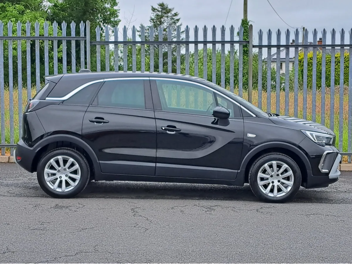 Opel Crossland ELITE 1.5TD 110BHP **BLACK LEATHER* - Image 3