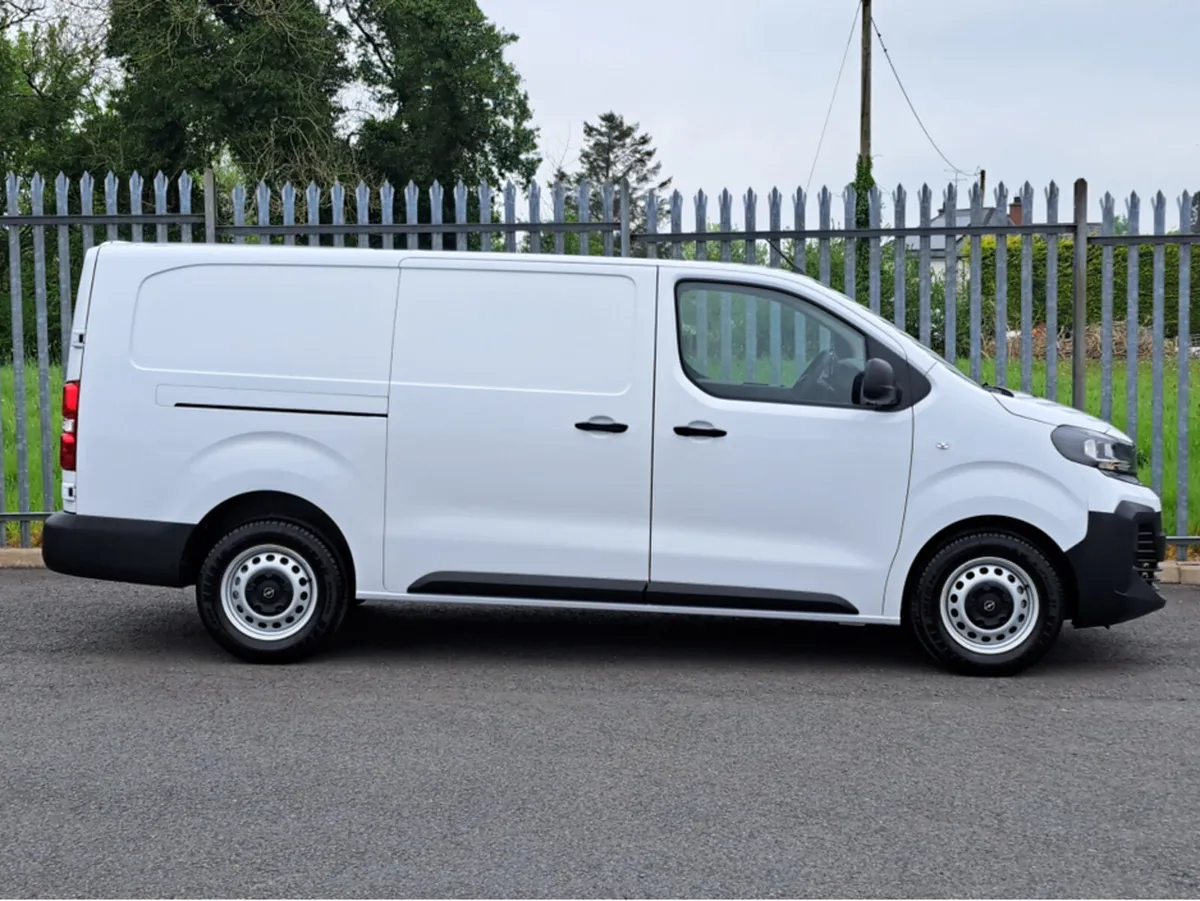 Opel Vivaro KOMFORT L2H1 1.5TD 120BHP - Image 3
