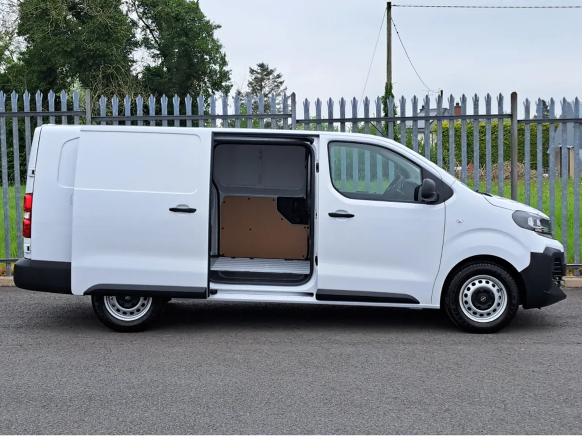 Opel Vivaro KOMFORT L2H1 1.5TD 120BHP - Image 4