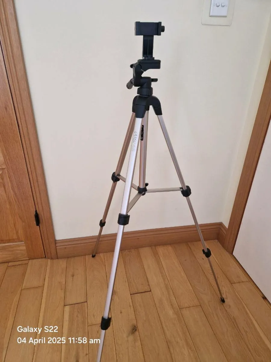 Tripod - Image 1