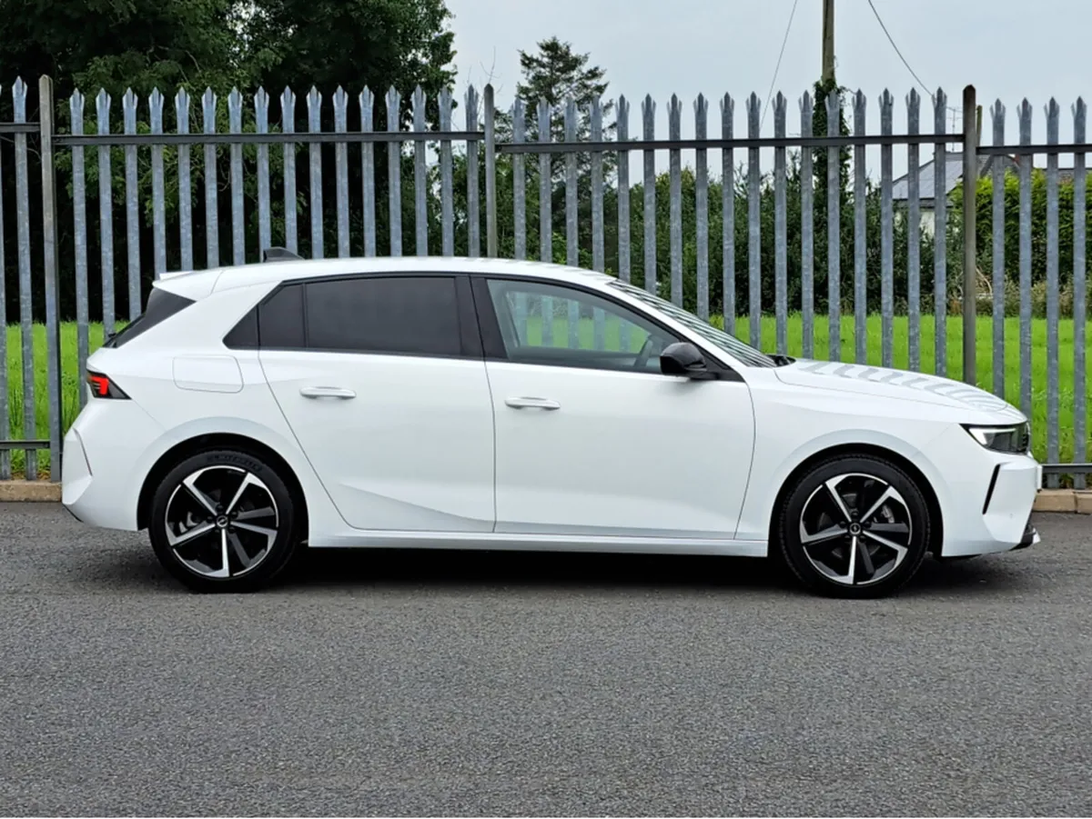 Opel Astra ELEGANCE 1.5TD 130BHP 8 SPEED AUTOMATIC - Image 3