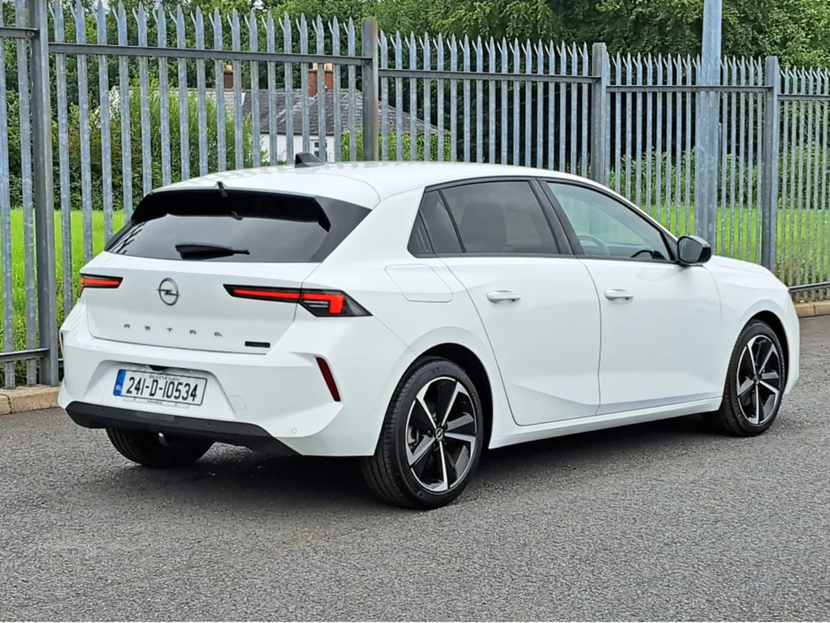 Opel Astra ELEGANCE 1.5TD 130BHP 8 SPEED AUTOMATIC - Image 4