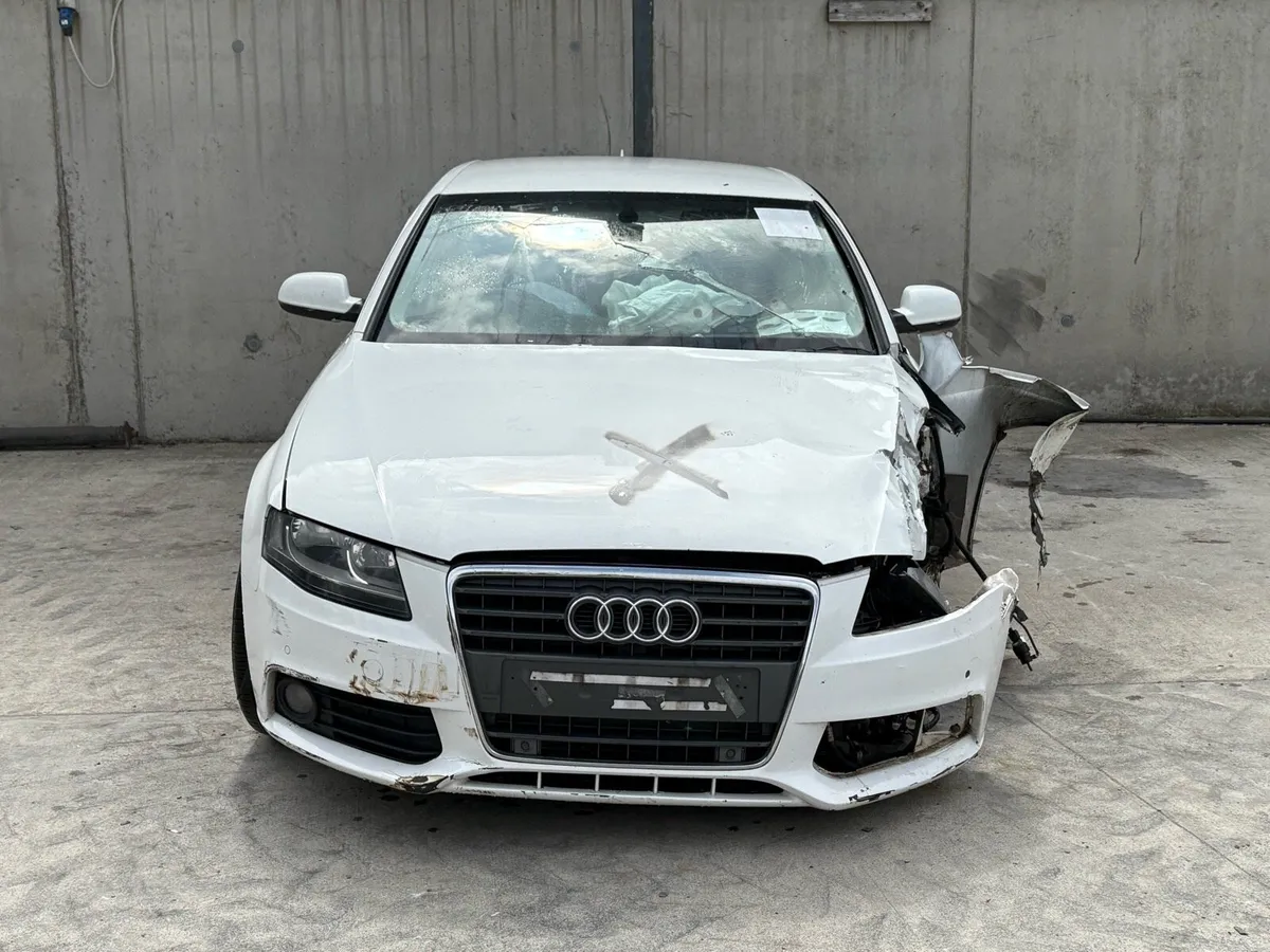 2012 Audi A4 for parts - Image 2