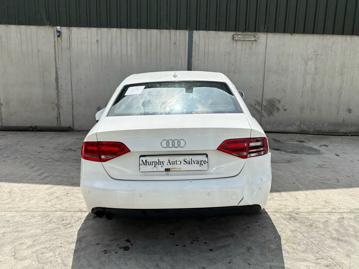 2012 Audi A4 for parts - Image 3