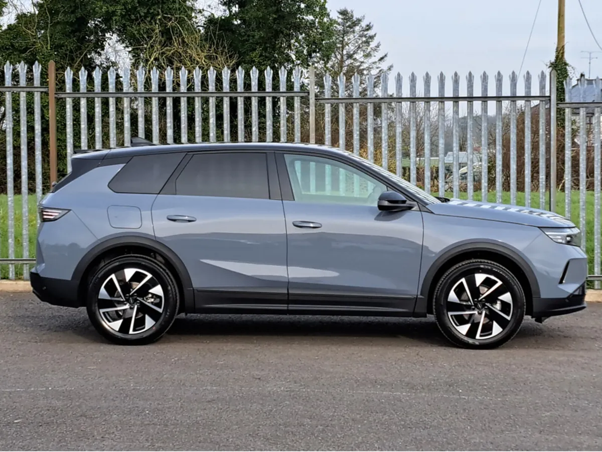 Opel Grandland GS 136BHP MHEV **WITH FULL LEATHER! - Image 3