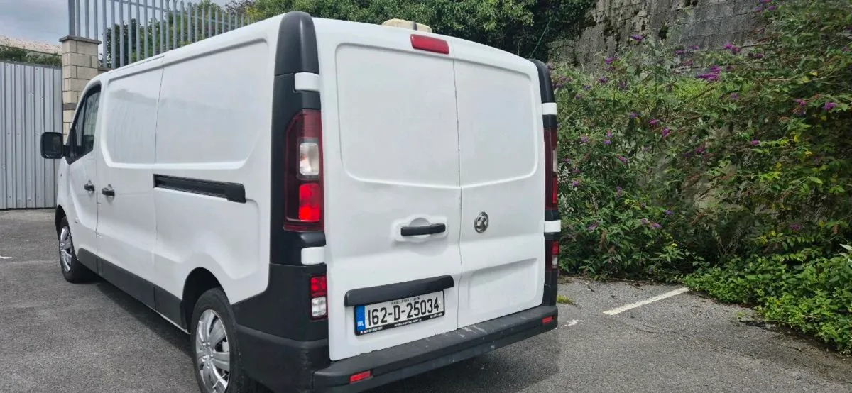 162 OPEL VIVARO LWB DOE 07/2026 PRICE 6500EUR - Image 3