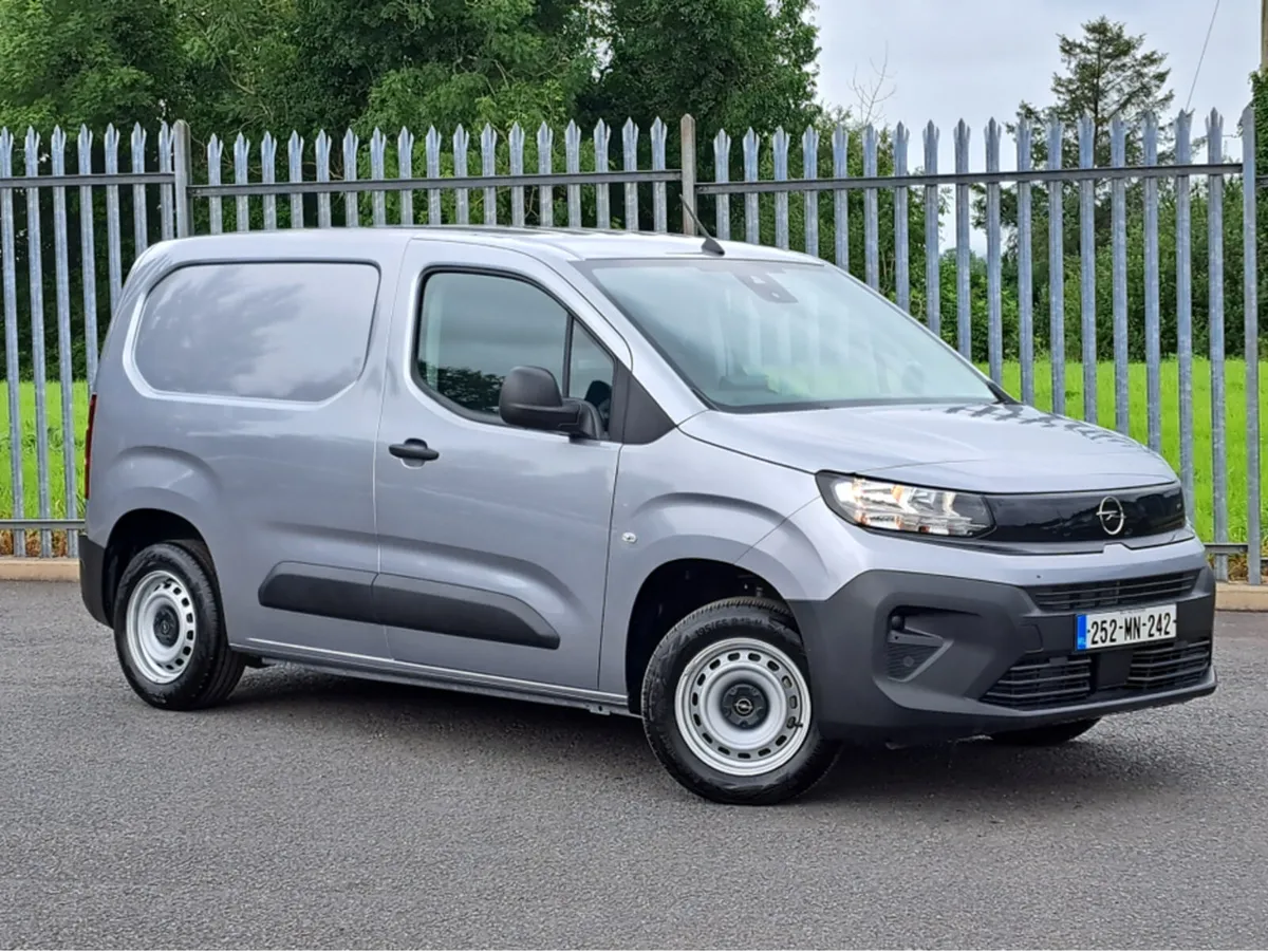 Opel Combo KOMFORT 1.5TD 100BHP L1H1 - Image 3