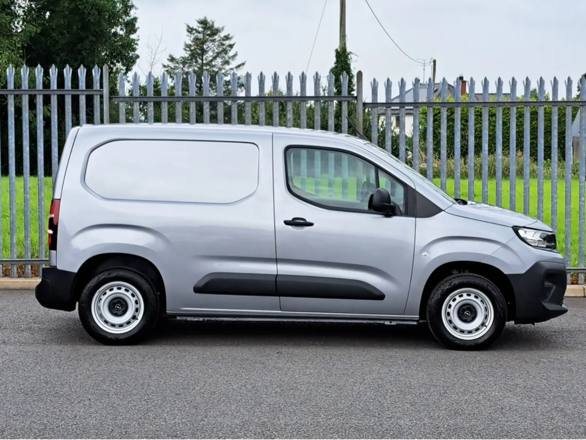 Opel Combo KOMFORT 1.5TD 100BHP L1H1 - Image 4