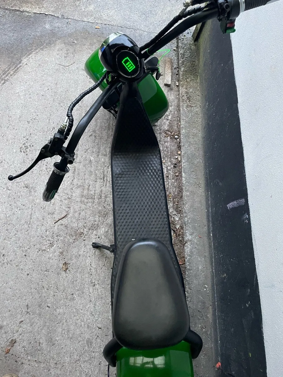 City coco electric scooter - Image 3