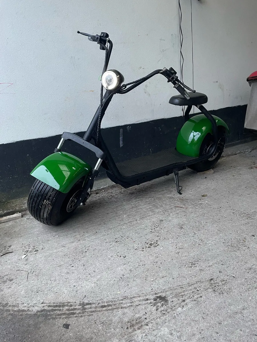 City coco electric scooter - Image 4