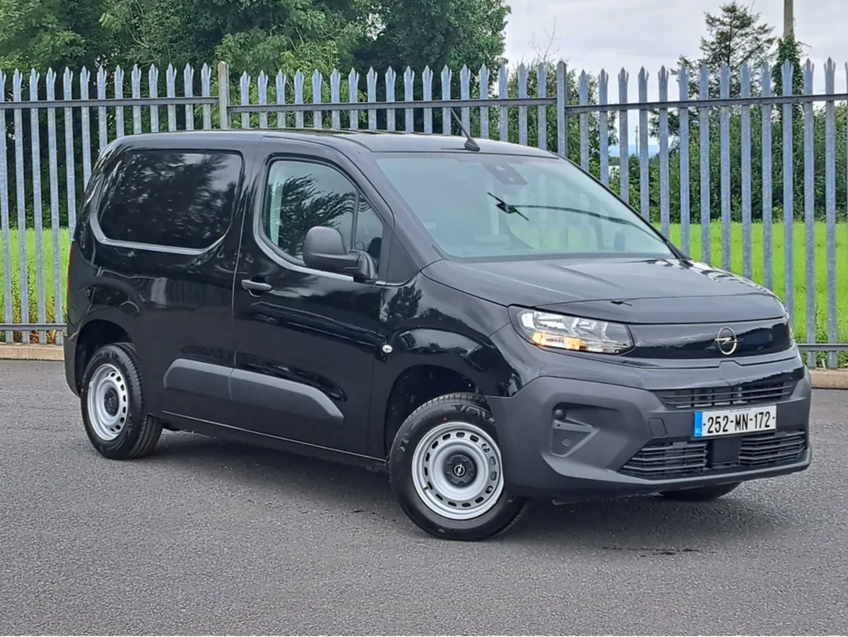 Opel Combo KOMFORT 1.5TD 100HP L1H1 **252 REG** - Image 2