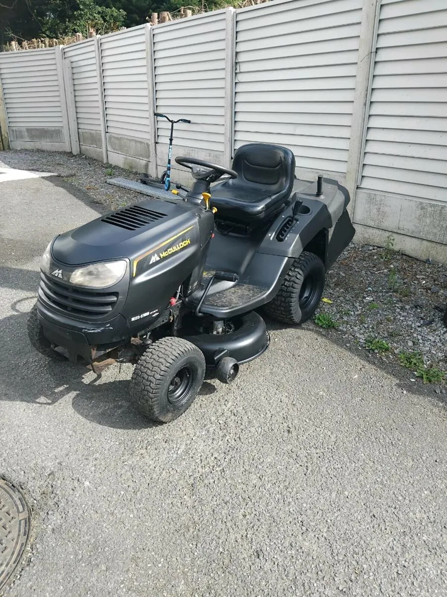 Ride on lawnmower - Image 1