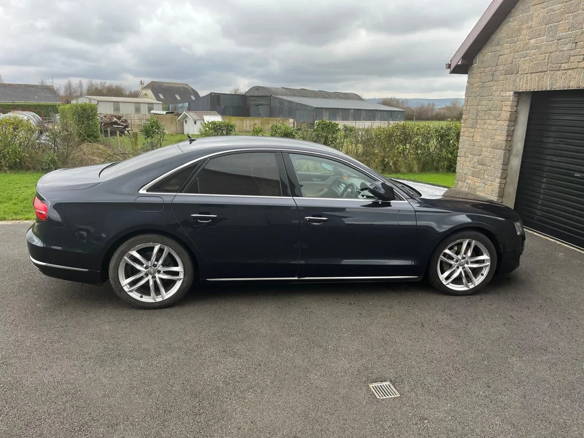 Audi A8 2015 - Image 3