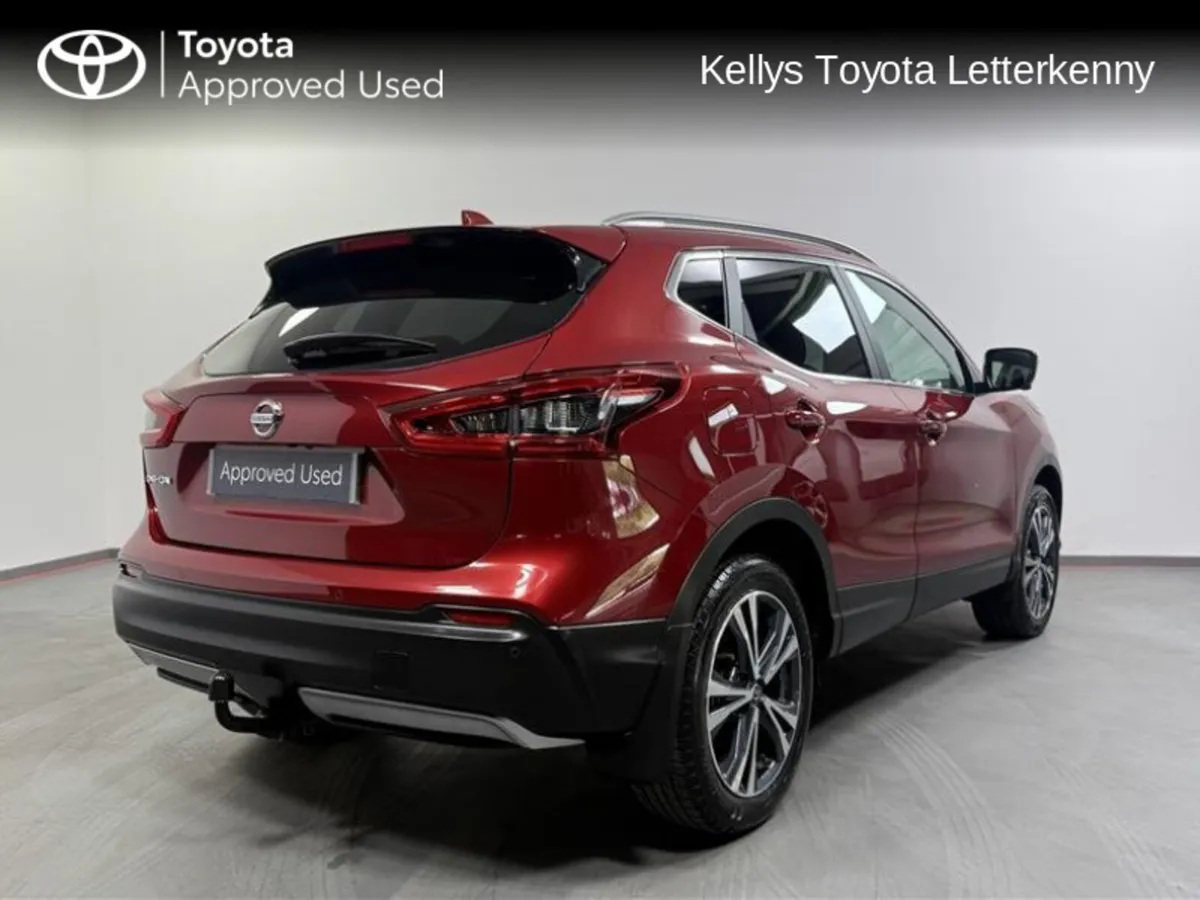 Nissan Qashqai 1.5 DSL SV PREMIUM SS 18 4DR #112 - Image 2
