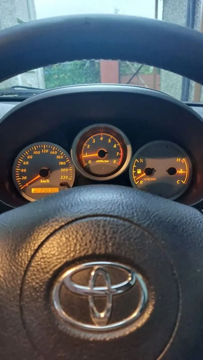 2005 Toyota Rav4 - Image 4