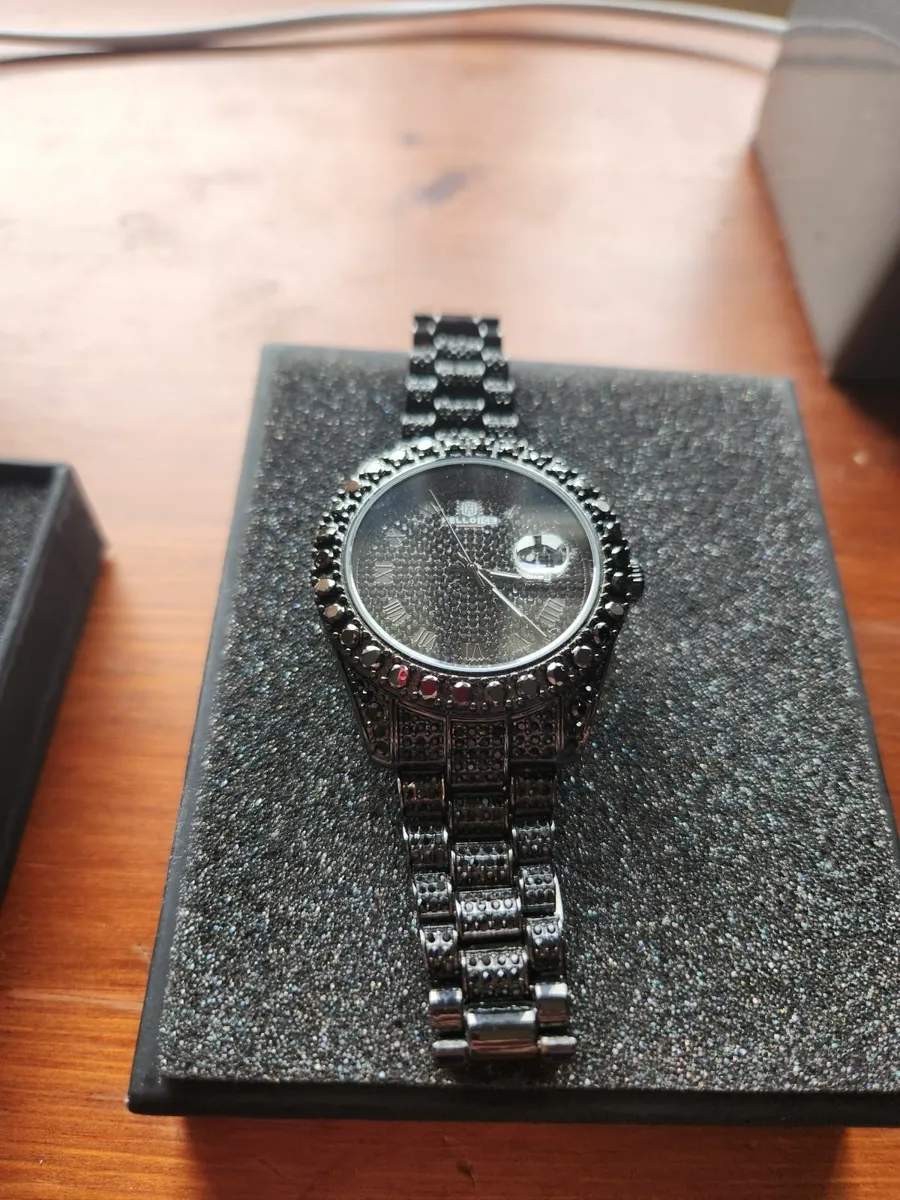 Men's Watch - Image 1