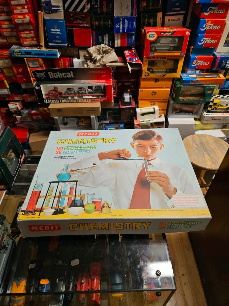 Vintage Merit Chemistry Set - Image 1