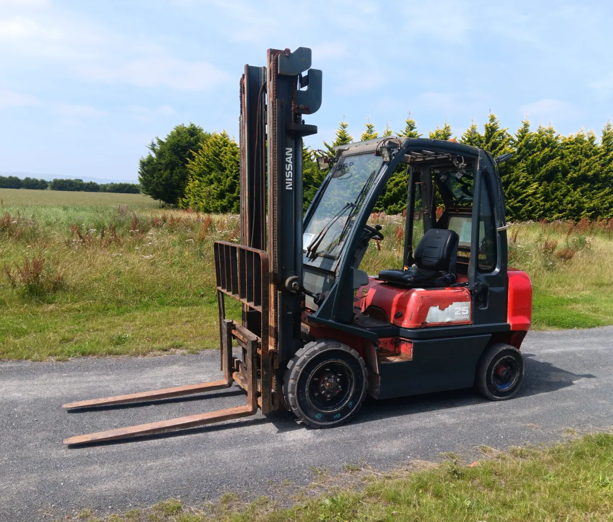 Nissan forklift - Image 1
