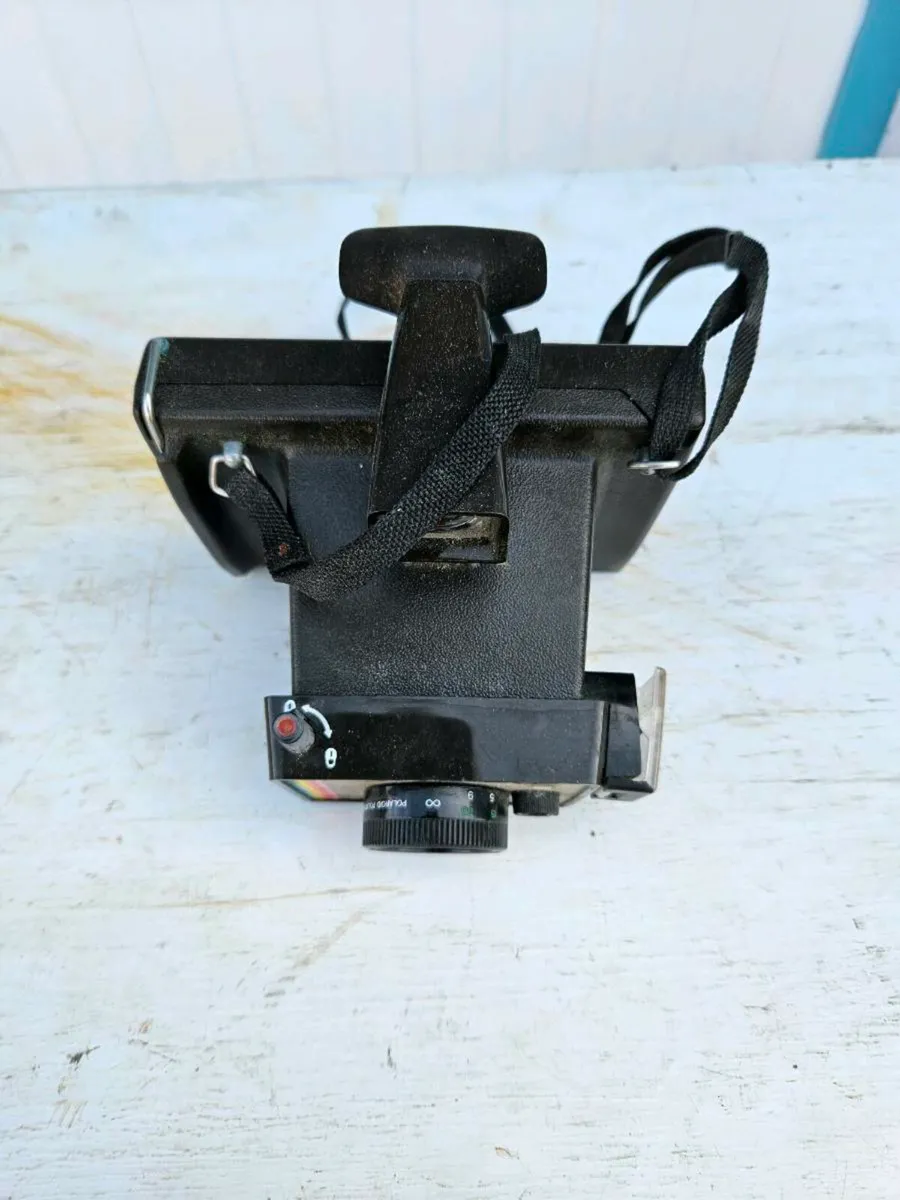 Vintage Polaroid Camera - Image 2