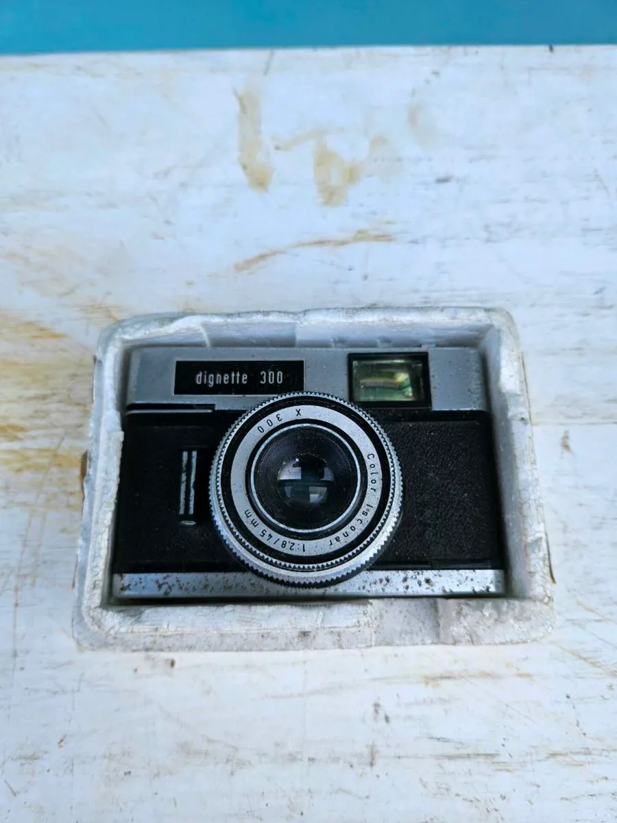 Vintage Dignette Camera - Image 1