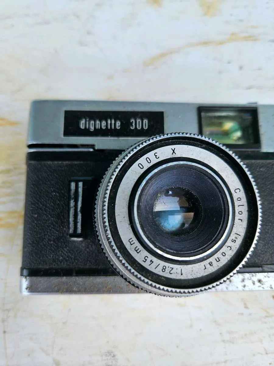 Vintage Dignette Camera - Image 3