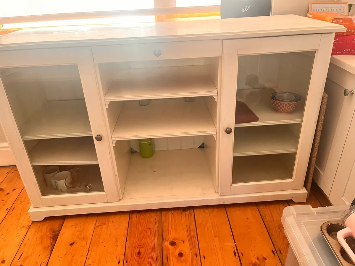 Kitchen cabinet