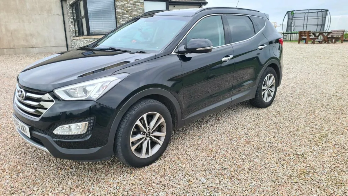 Hyundai santa fe 2015 - Image 1