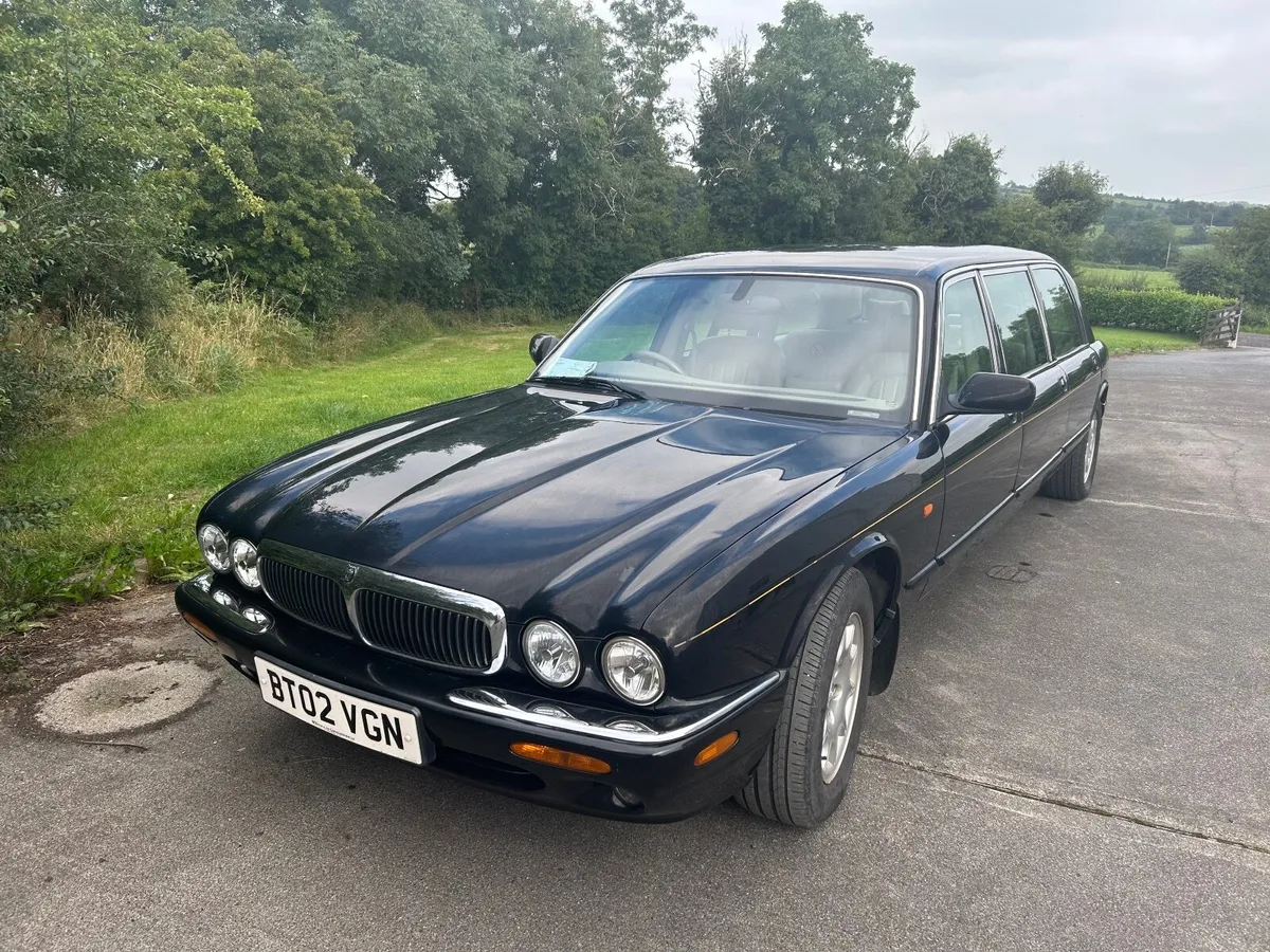 Jaguar eagle limousine auto leather 8 seater - Image 1