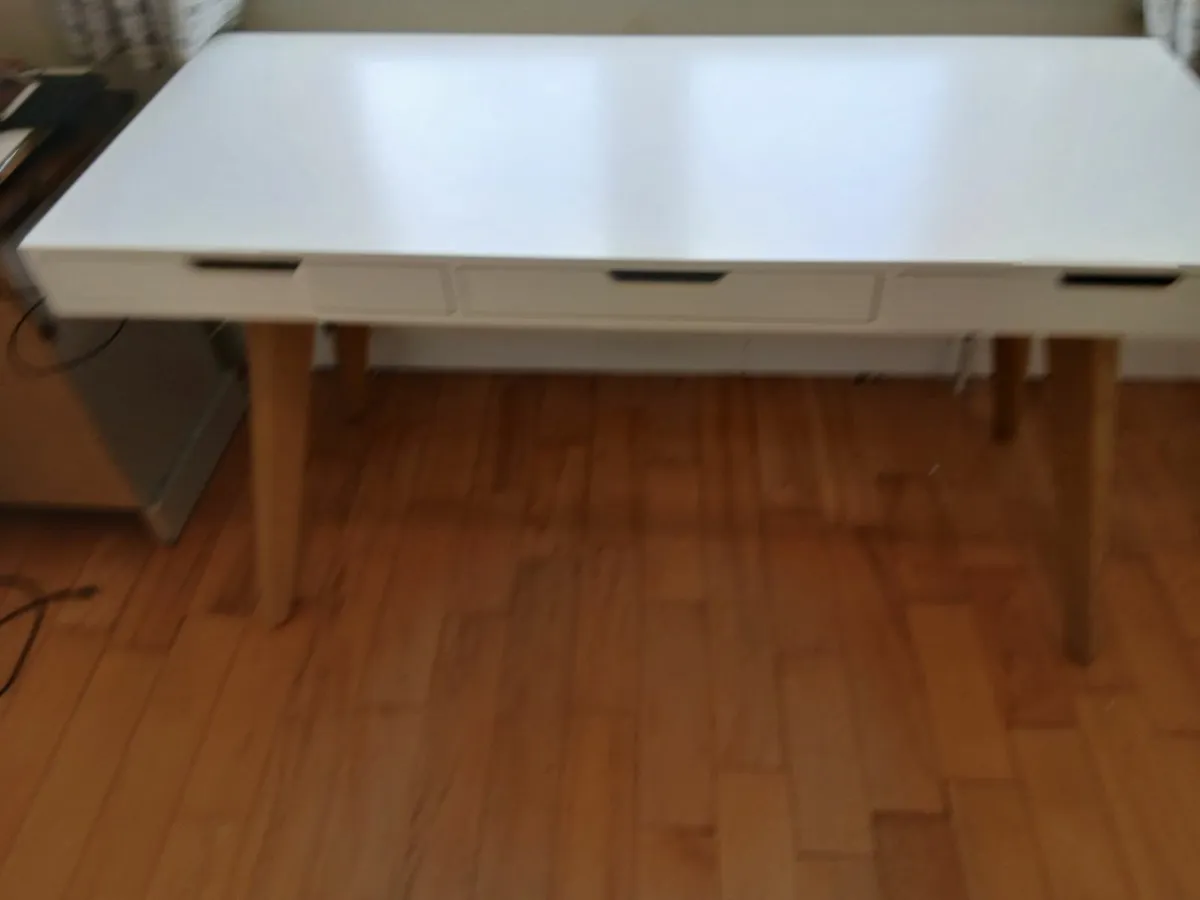 Desk - Image 2