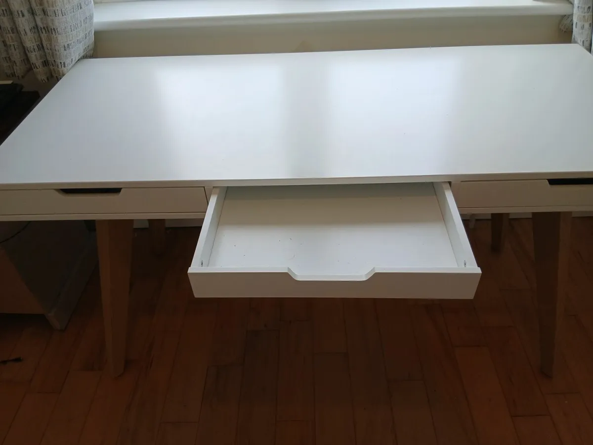 Desk - Image 4