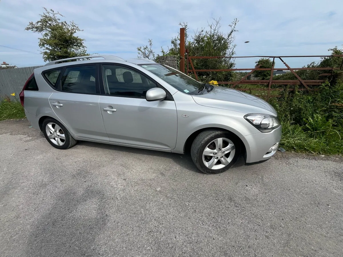 KIA CEED 2011 TAXED and TESTED - Image 2