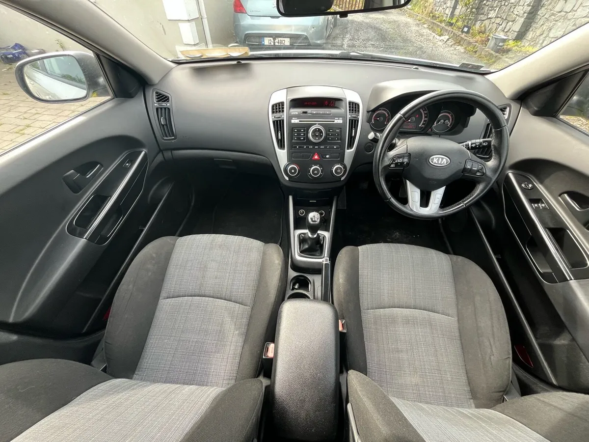 KIA CEED 2011 TAXED and TESTED - Image 4