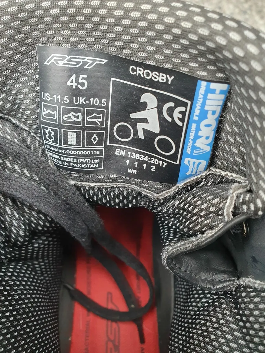 Motorbike gear deal - Image 3
