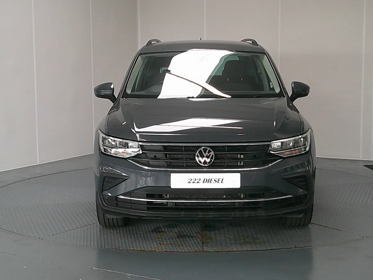 Volkswagen Tiguan 2022 - Image 2
