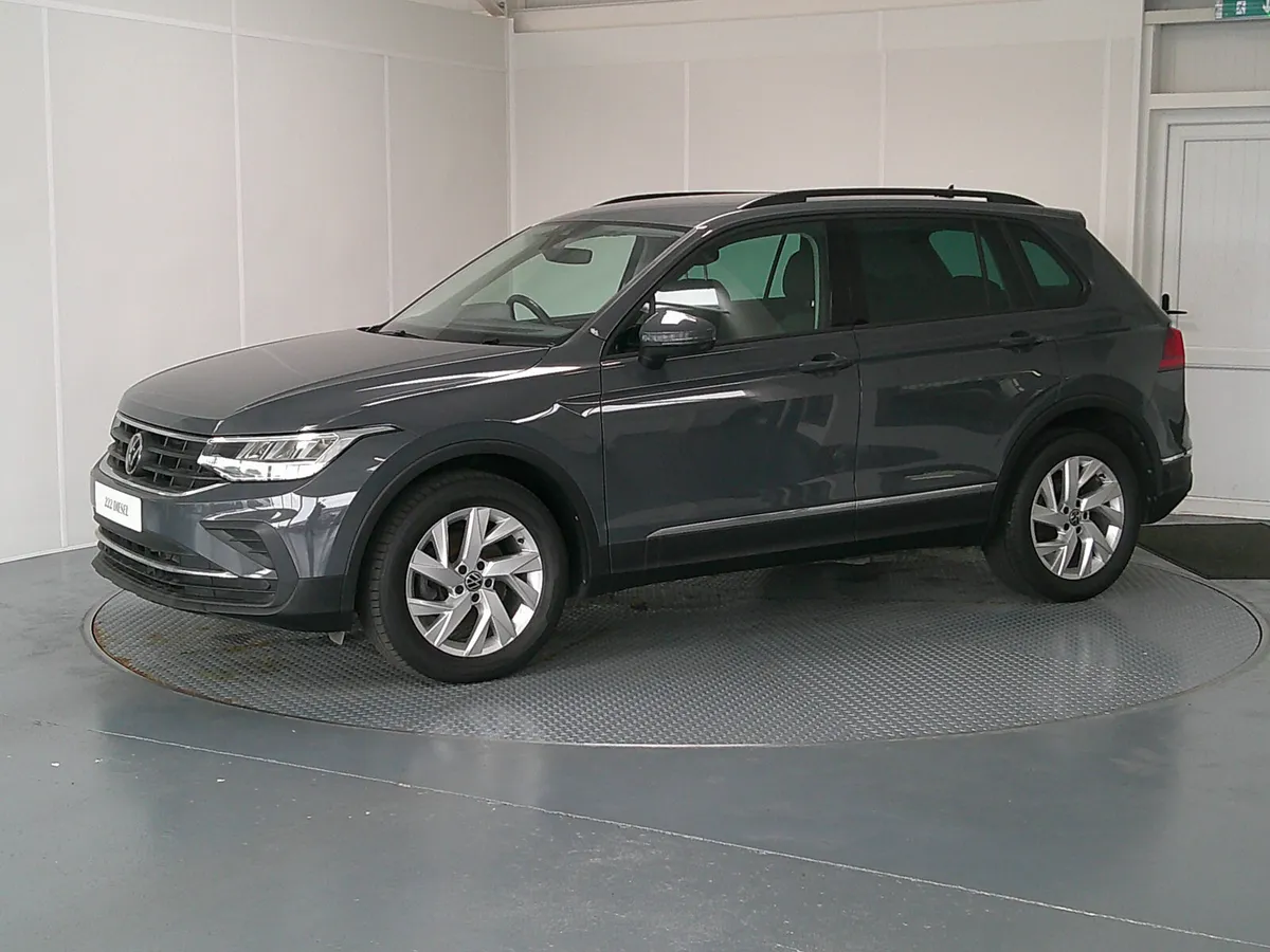 Volkswagen Tiguan 2022 - Image 3
