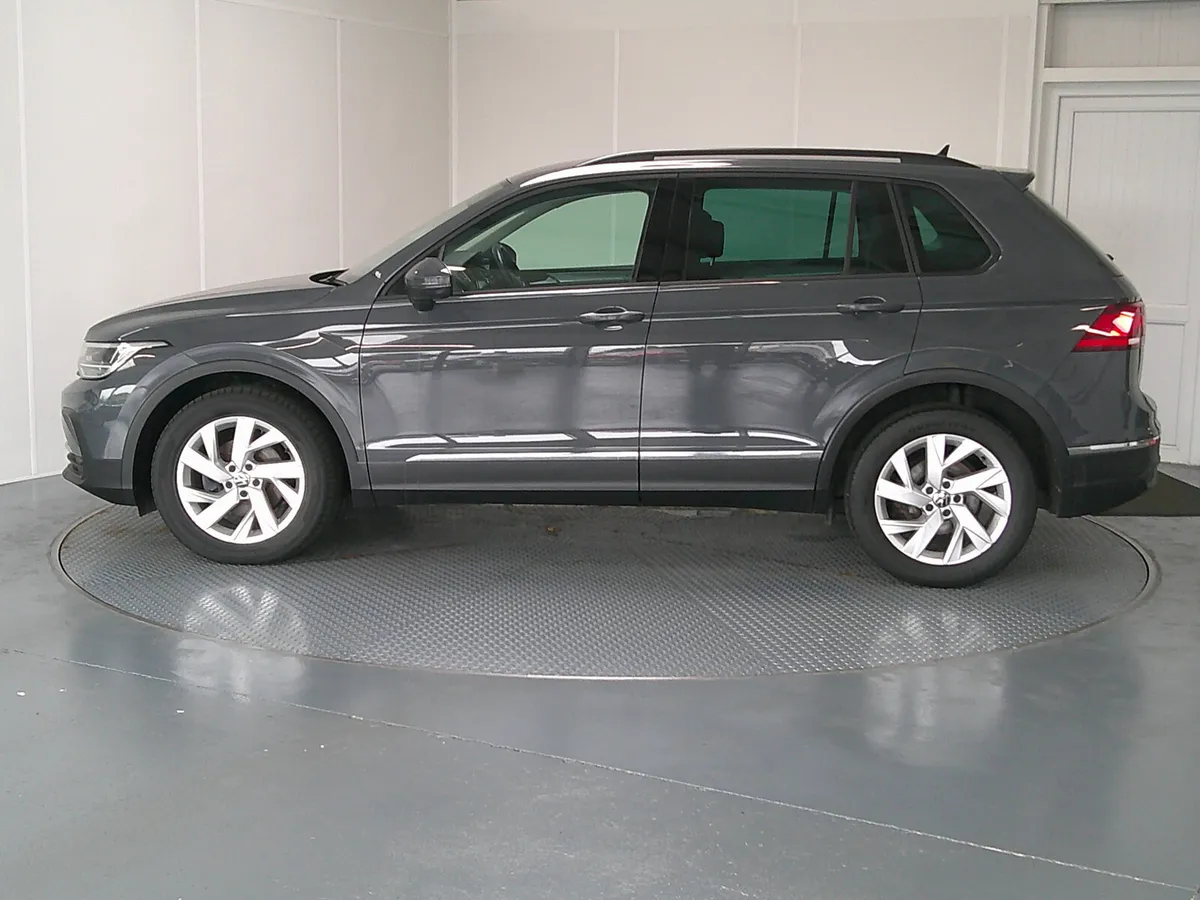 Volkswagen Tiguan 2022 - Image 4