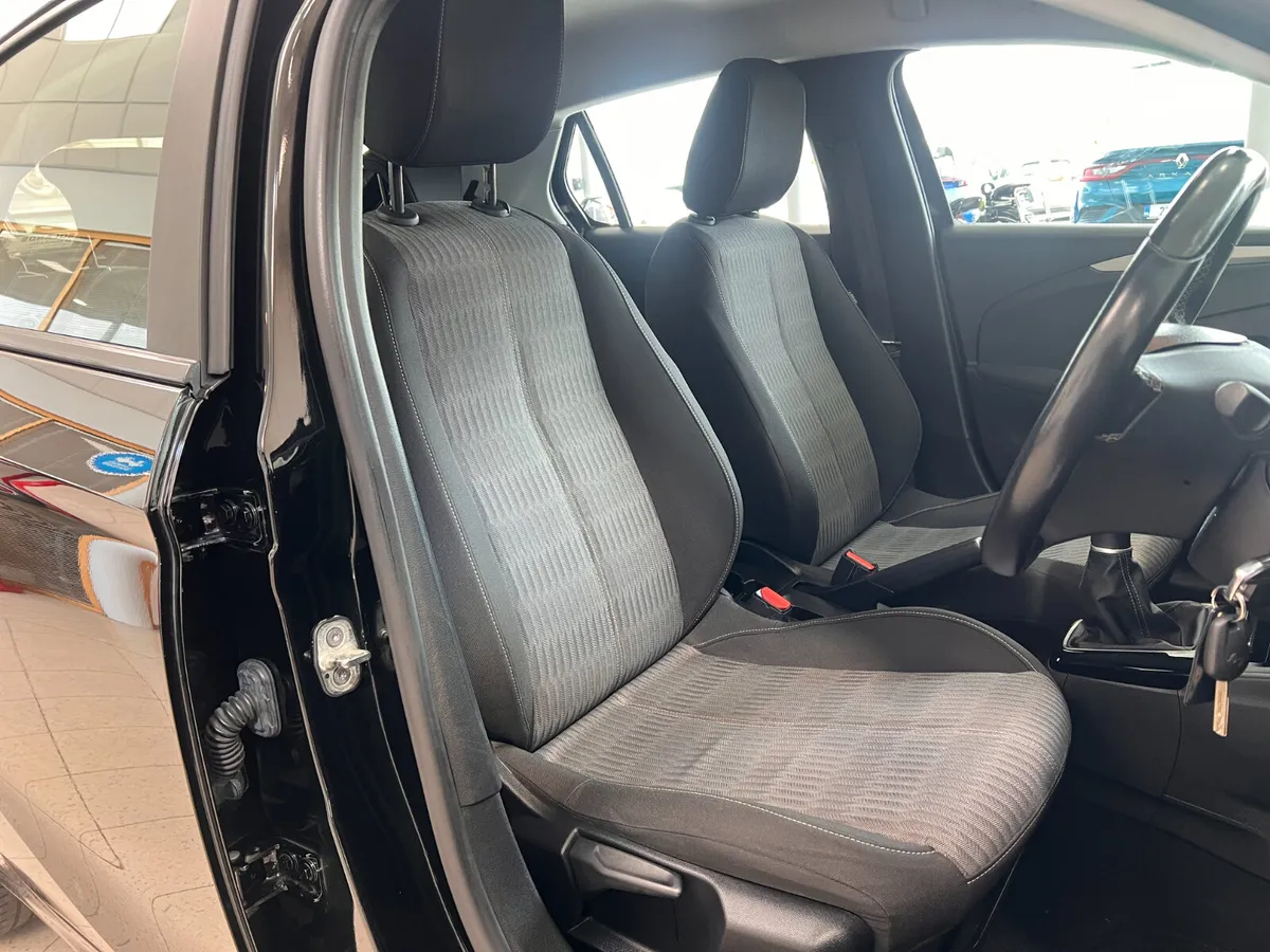 *ONLY 24,000 Miles / 40,000 Kms*  **Finance Arrang - Image 4