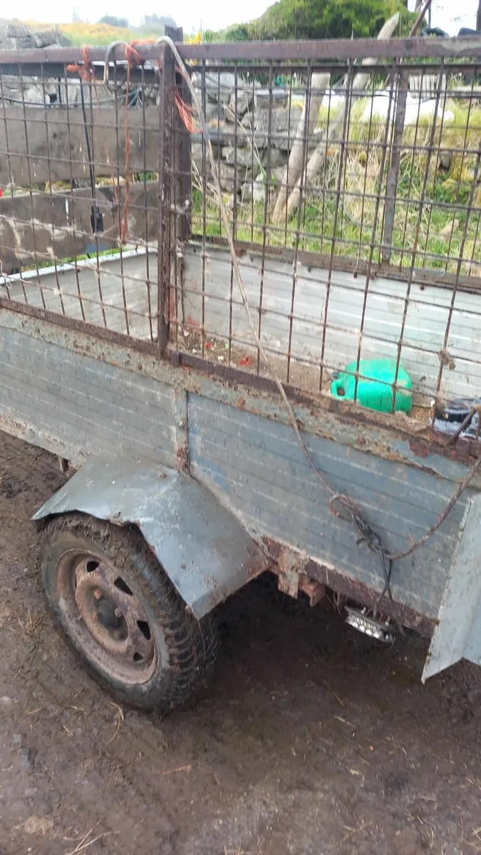 Trailer - Image 1