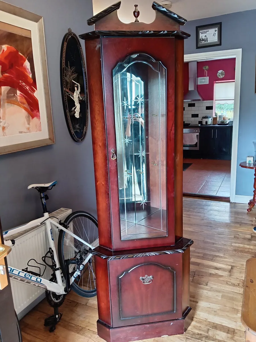 Corner mahogany cabinet - Image 1