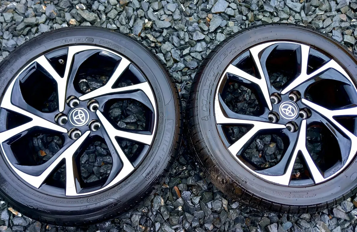 18inch 5x114.3 Genuine Toyota CH-R Alloys - Image 2