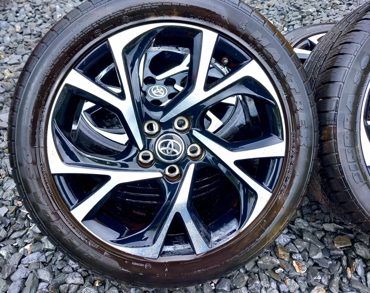 18inch 5x114.3 Genuine Toyota CH-R Alloys - Image 3