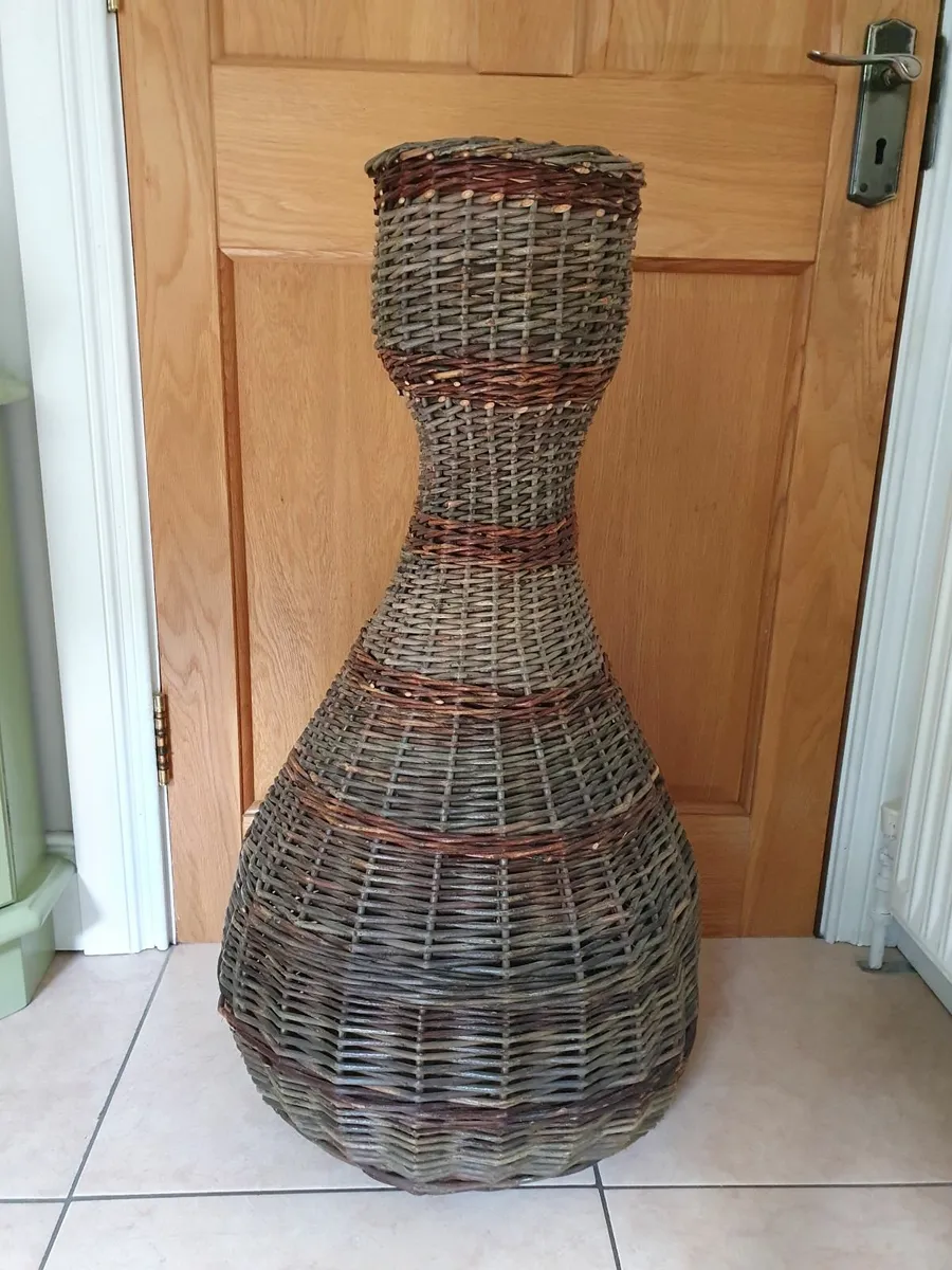 Wicker vase (Handmade]