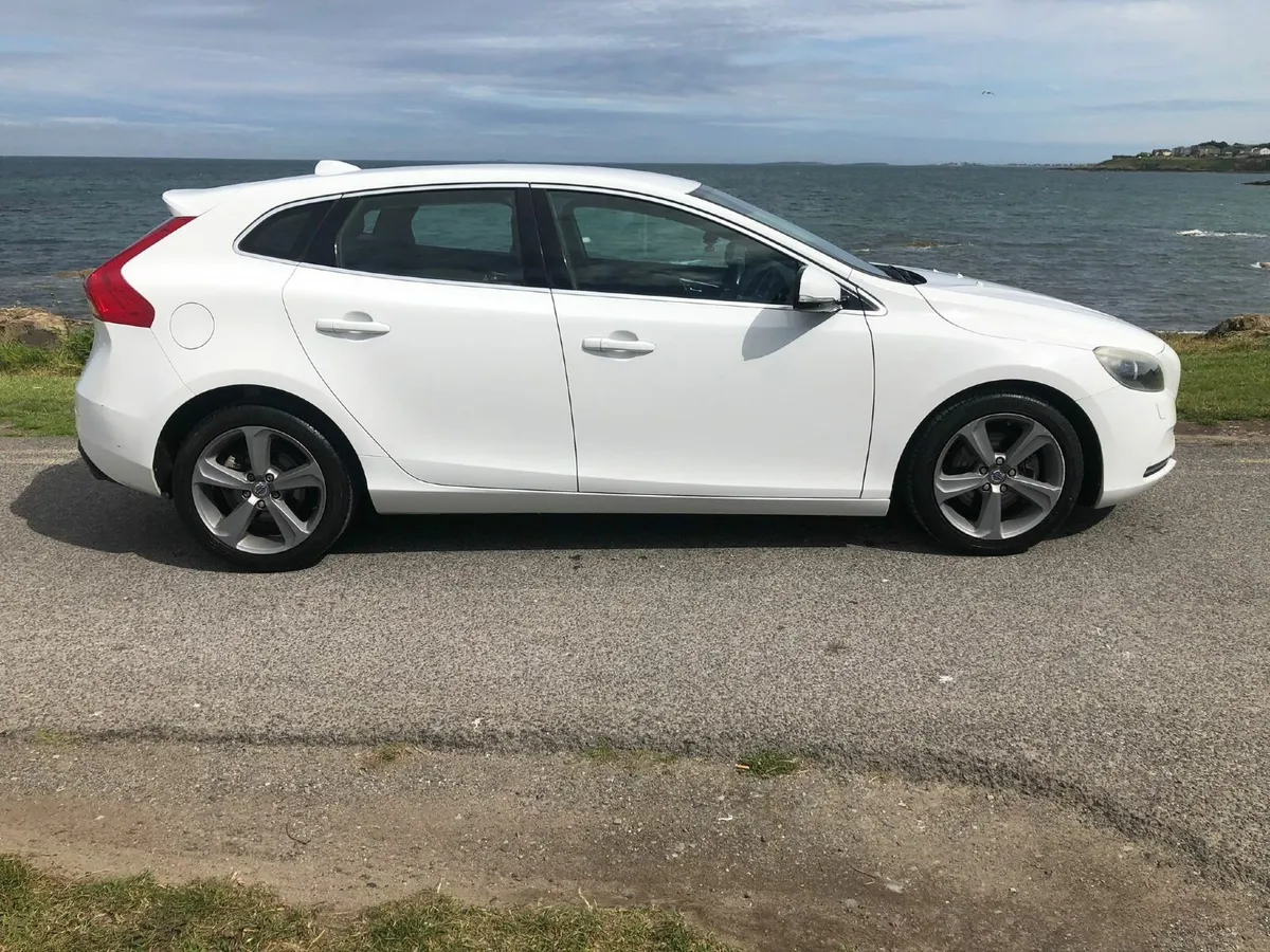 Volvo V40 2015 - Image 3