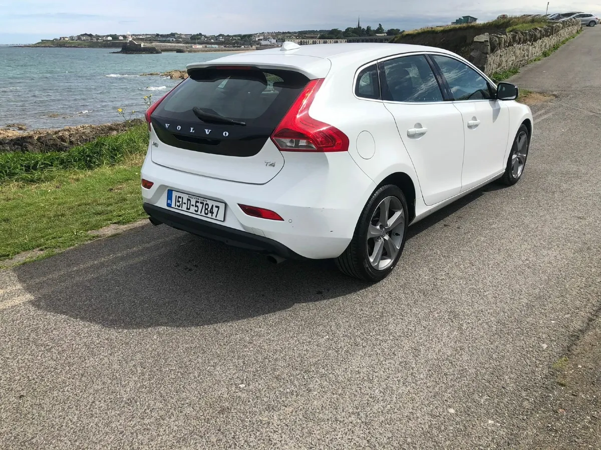 Volvo V40 2015 - Image 4